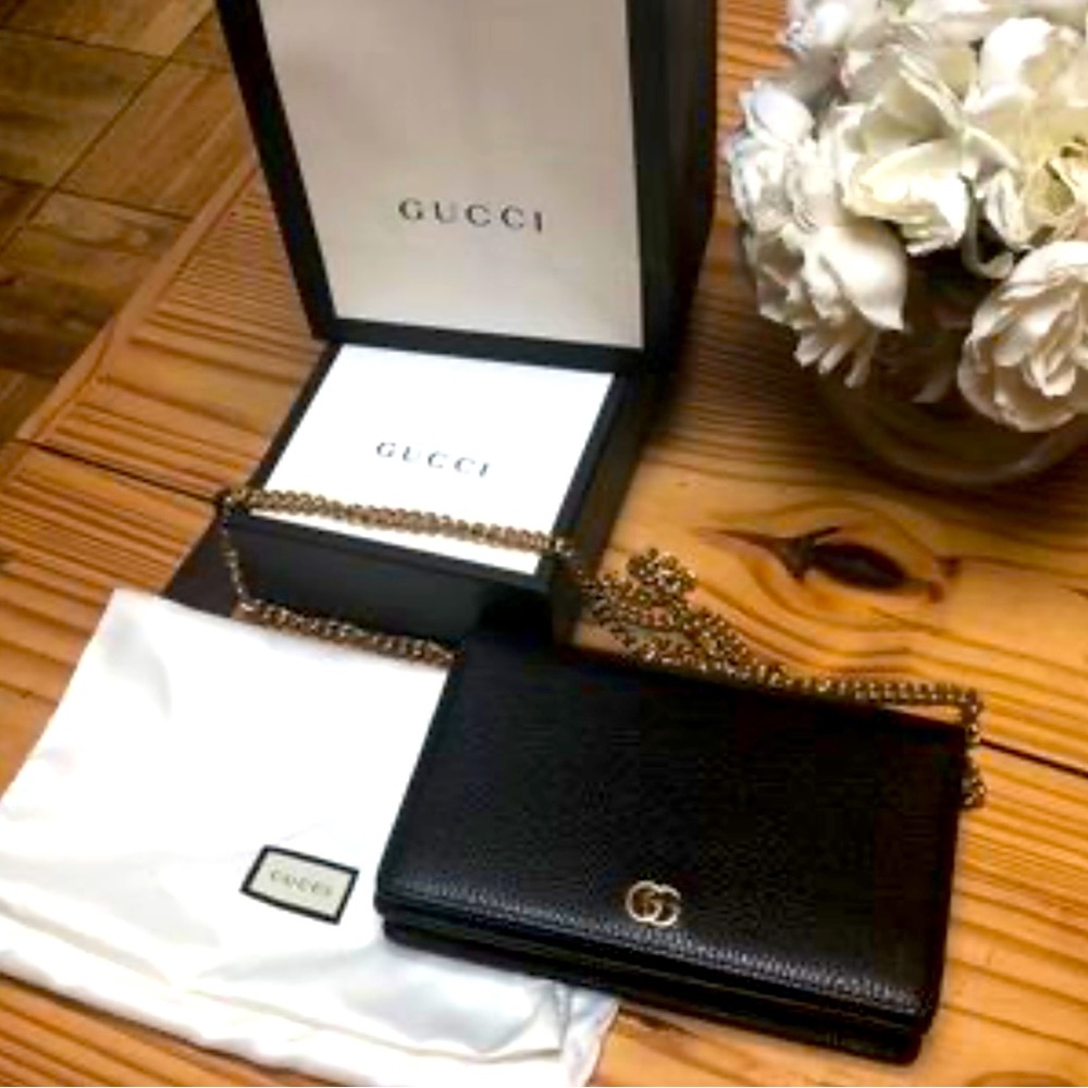 GUCCI Mormont Leather Wallet on Chain